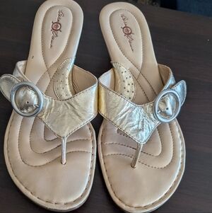 Born, Size 8 Gold Sandals, Leather Upper